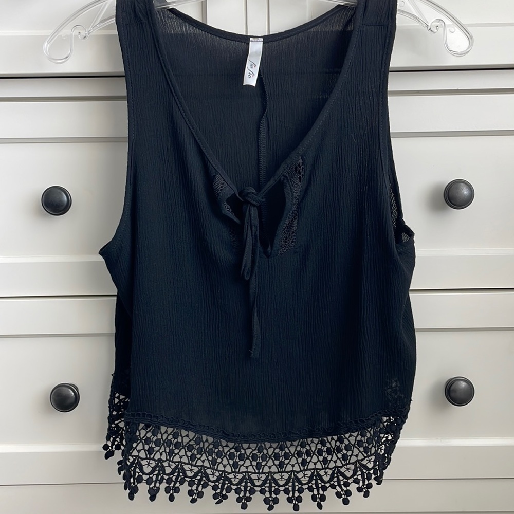 Fio Fio Women’s Black Fringed Bottom Cropped Tank Top with Cut Out - Size Medium